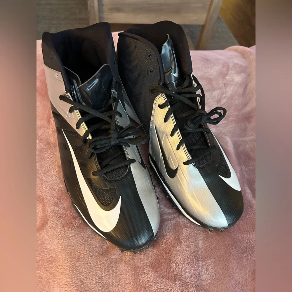 Nike Men's Vapor Pro Football Cleats